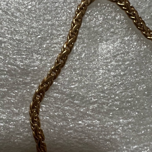 18 K Gold plated Great Quality with unusual CZ Necklace NWT in original box - Picture 5 of 16